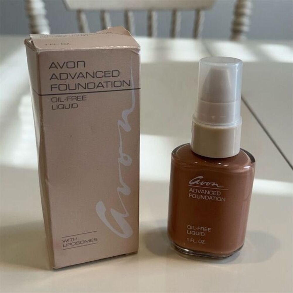Vintage Avon Advanced Oil-Free Liquid Foundation Toasted Tan 1 FL OZ